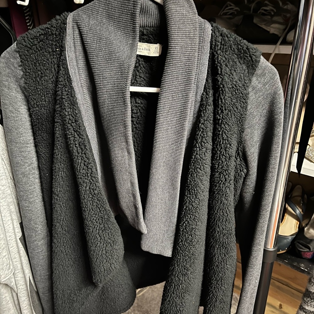 Abercrombie & Fitch sweater
